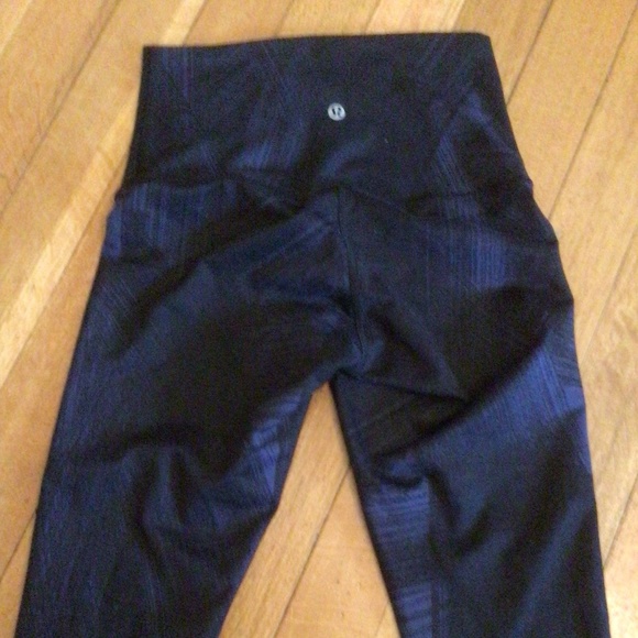 lululemon Wunder Under Full On Lyon in Wind Chill Deep Navy/ Black sz 4 - Picture 4 of 8